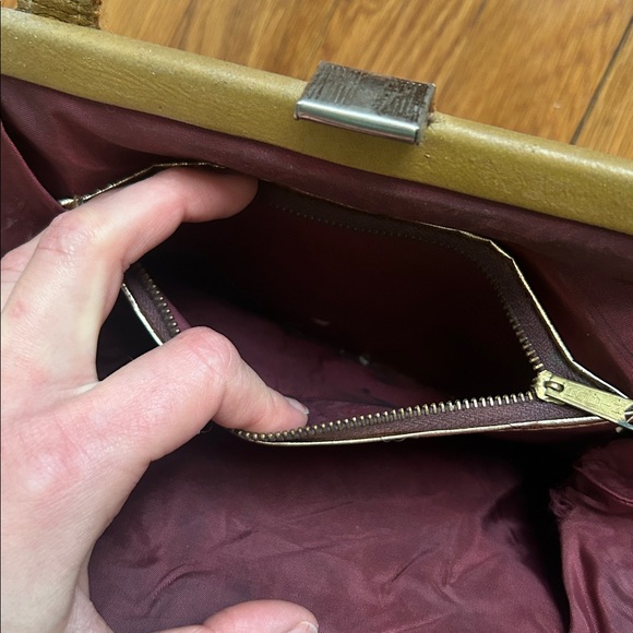 Vintage Mushroom Embroidered Tan Handbag - Picture 7 of 9